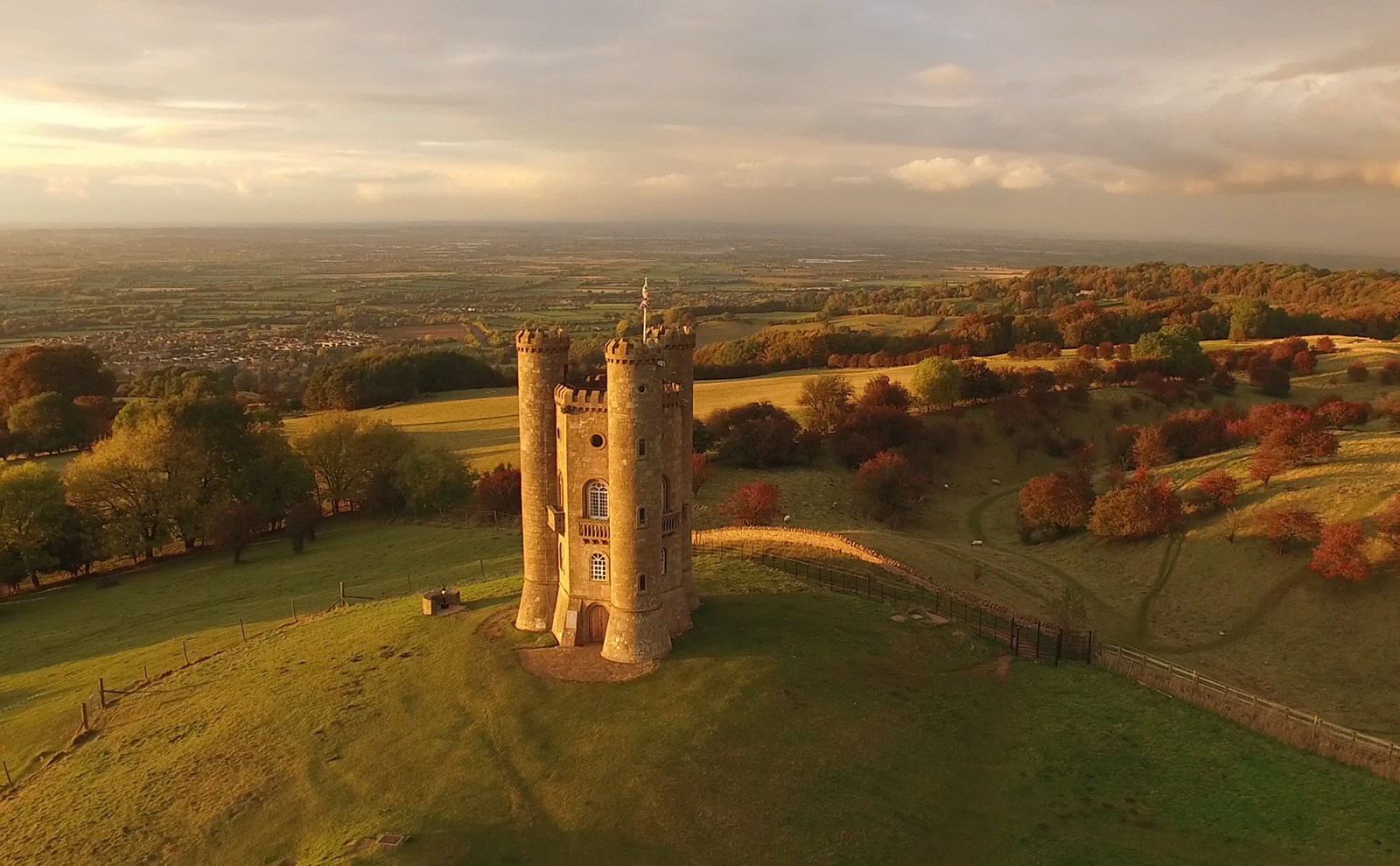 Broadway Tower, Nested Stories, Neil Gaiman, Breads of the World & More: Endnotes 12 January