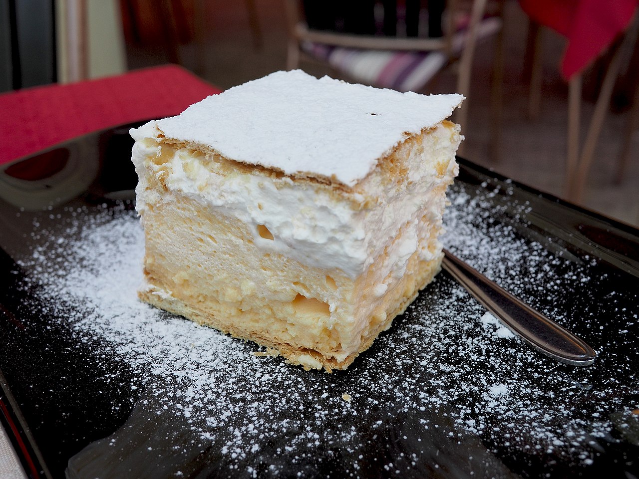 kremsnita cake made from layers of custard and cream
