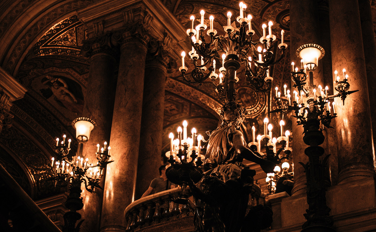 Palais Garnier, Halloween Reads, Sleepy Hollow Tour, Witch Podcast & More: Endnotes 14 October