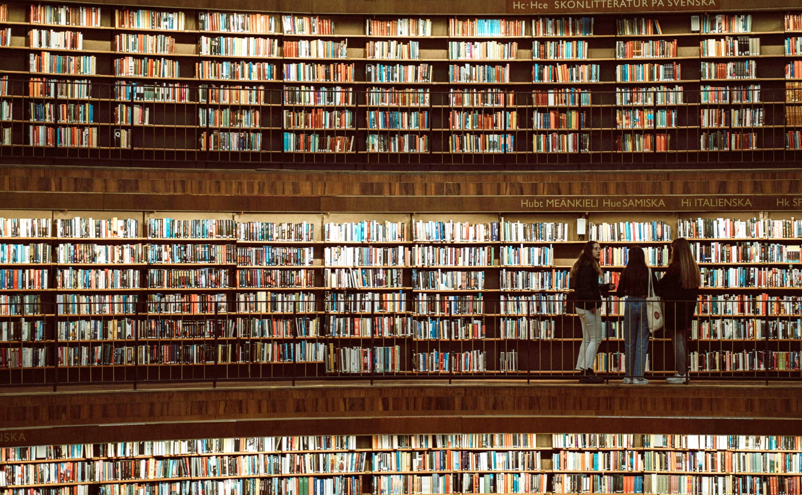 Library Lover's Day, Ron Charles, 1930s Berlin, Flower Collage & More: Endnotes 13 February