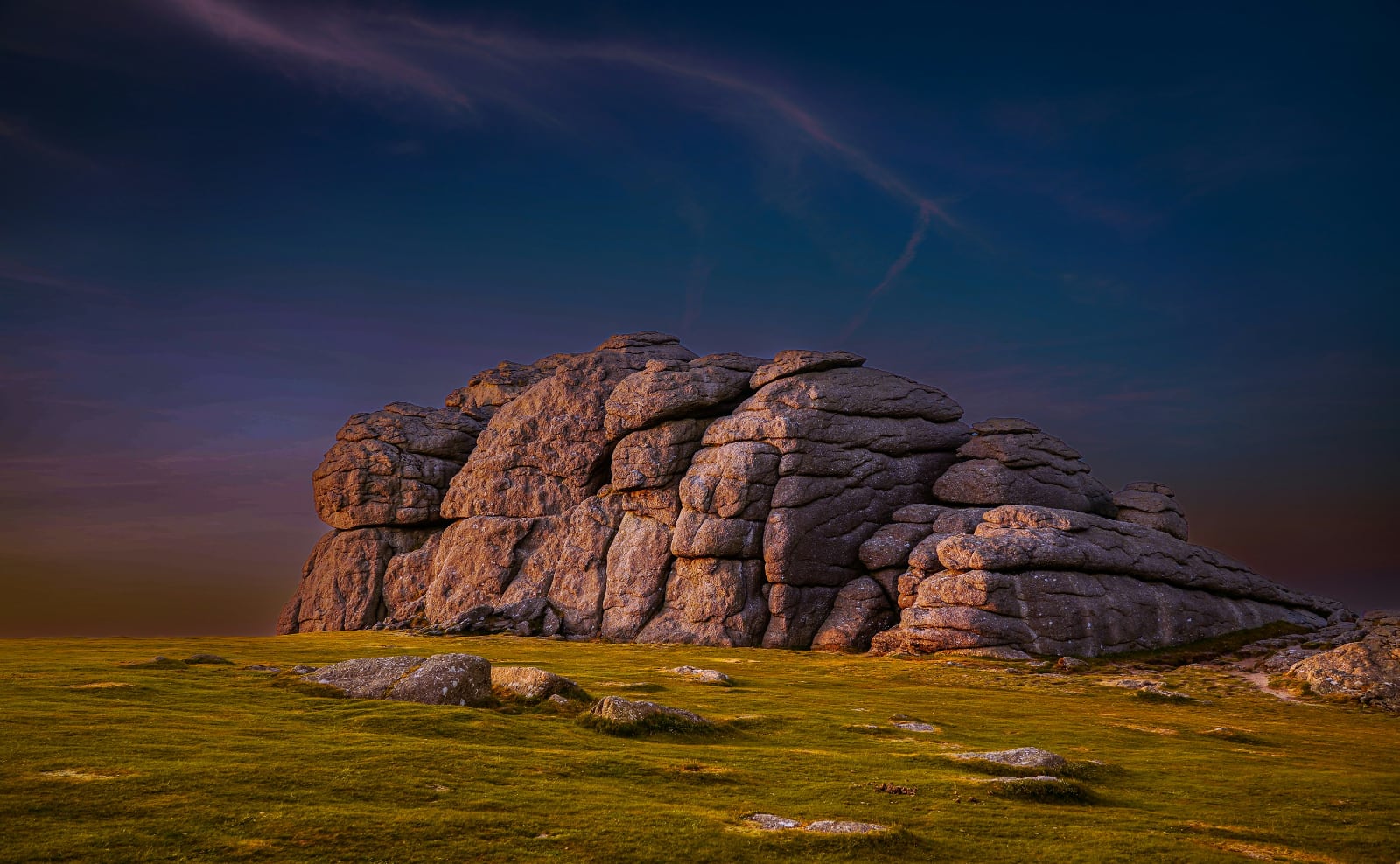Dartmoor, Agatha Christie, First Restaurant, Reading Cabins, Bat Librarians & More: Endnotes 22 May