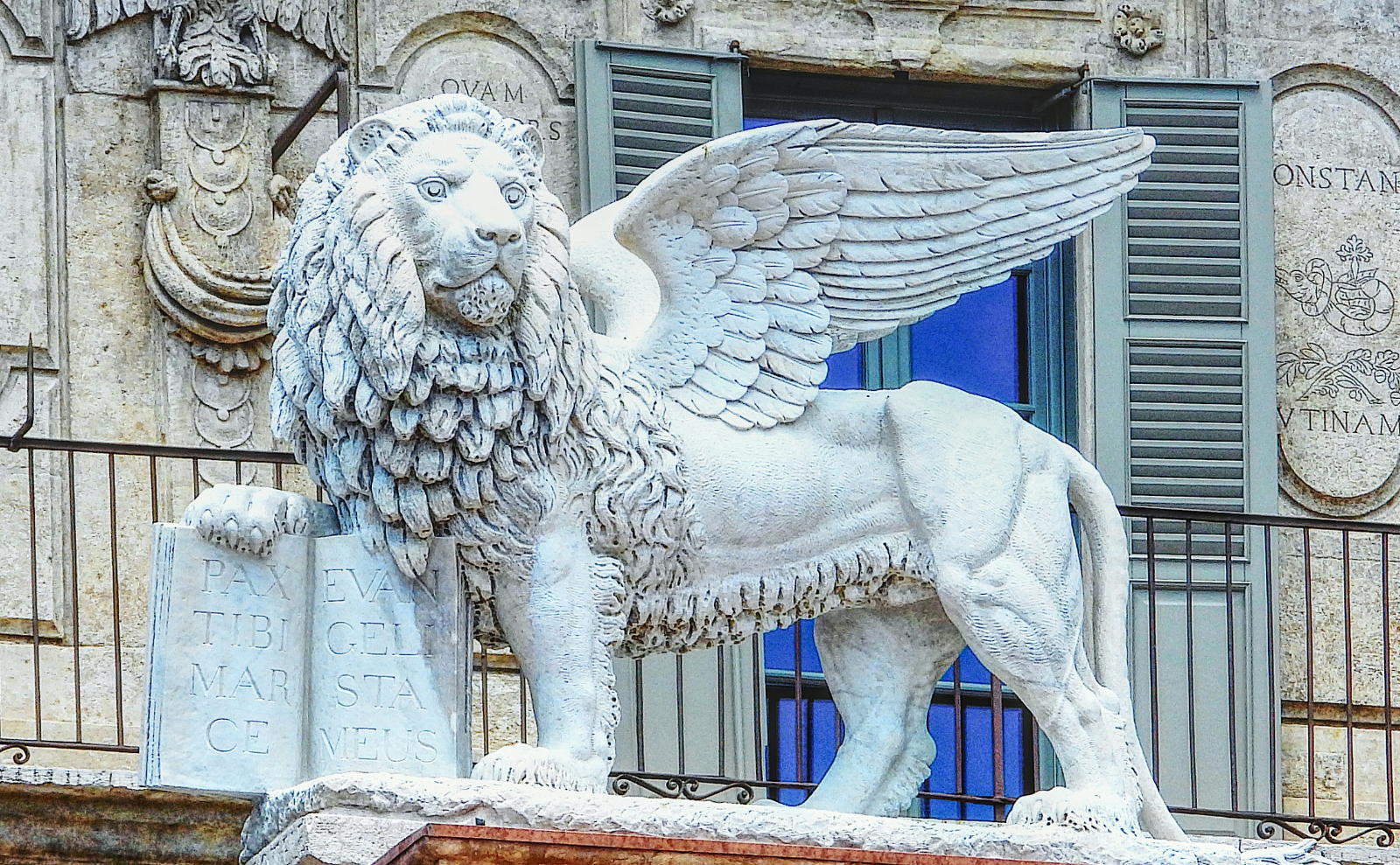 Verona, Library Lock-in, History of Typos, Japan Travel Tips & More: Endnotes 20 March