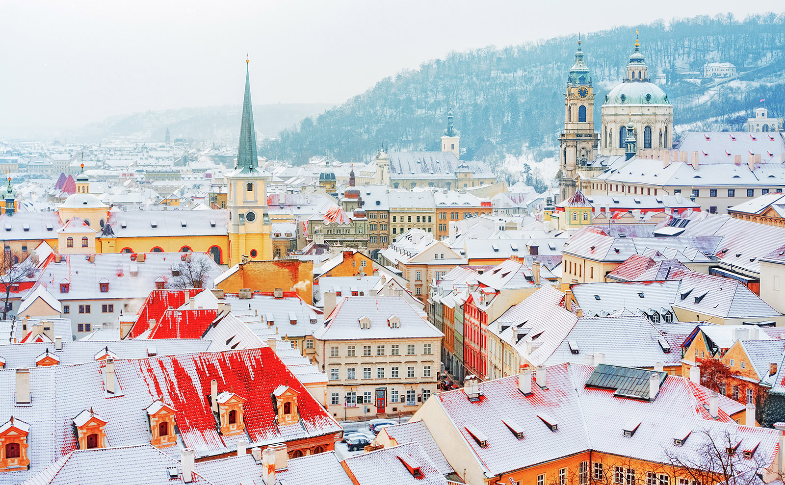 Prague, Best Graphic Lit, Newsletter Boom, Ice Sculptures & More: Endnotes 17 December