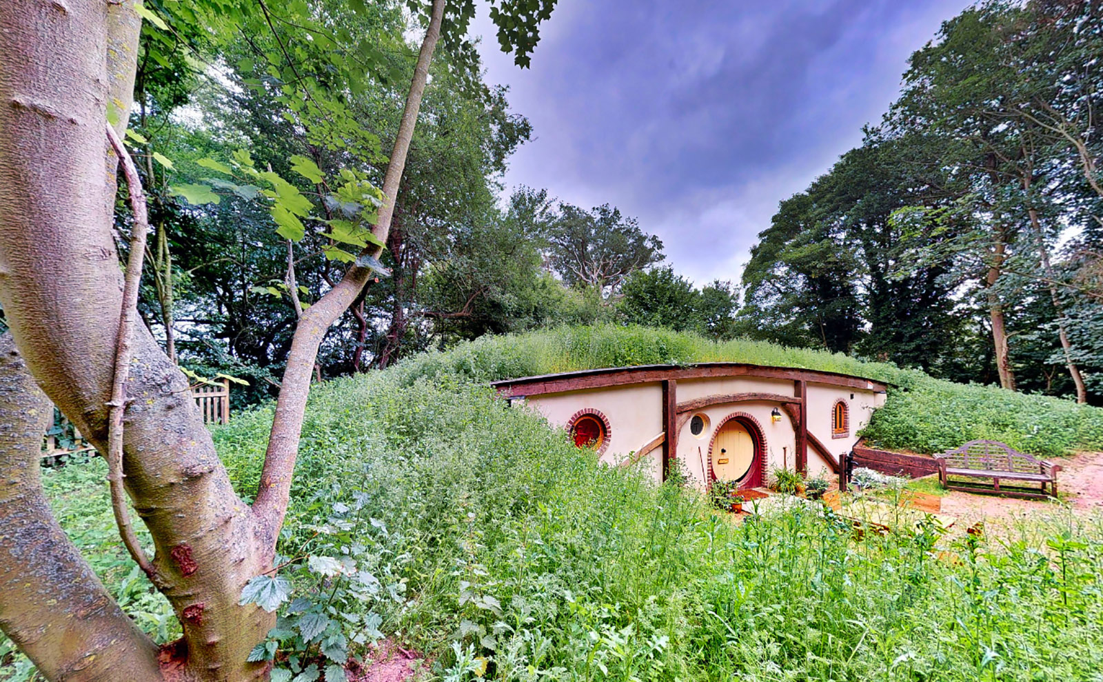 A Real Hobbit House, Booksellers Documentary, Online Austen Exhibit & More: Endnotes 15 May