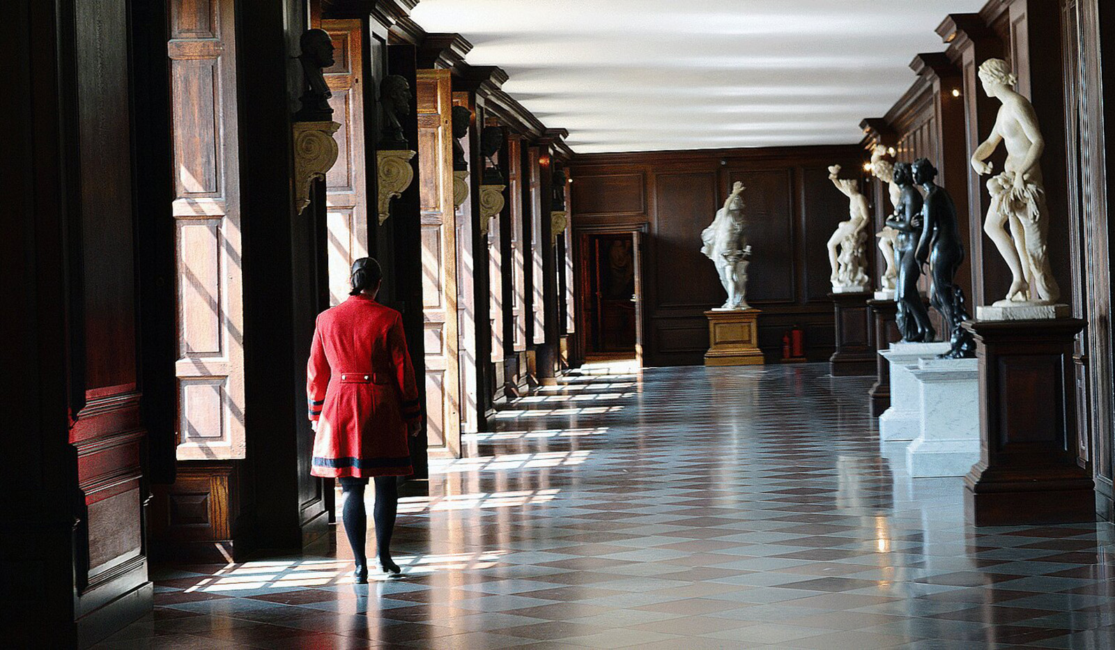 photo of hallway in hampton court palace orangery